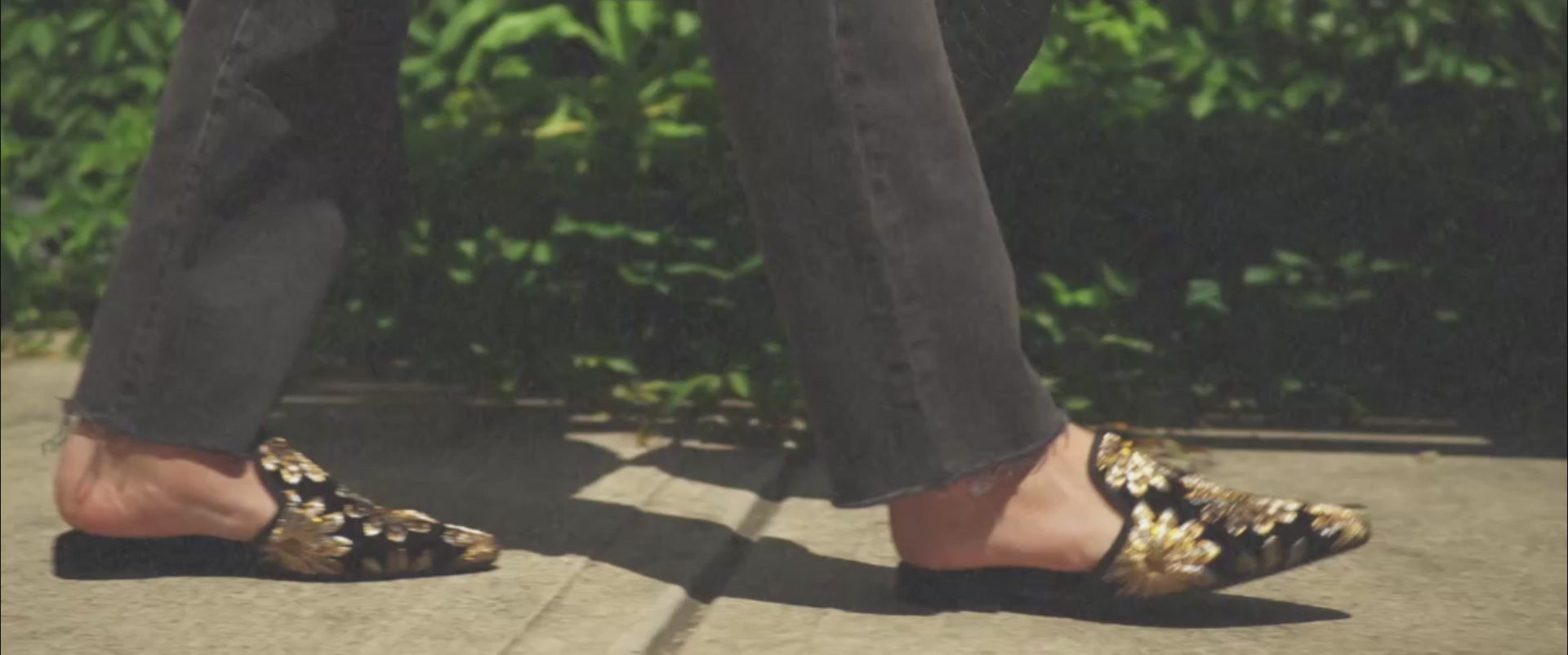 The Goldfinch 15 Mule